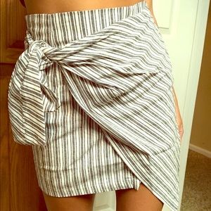 Skort with tie around bow!